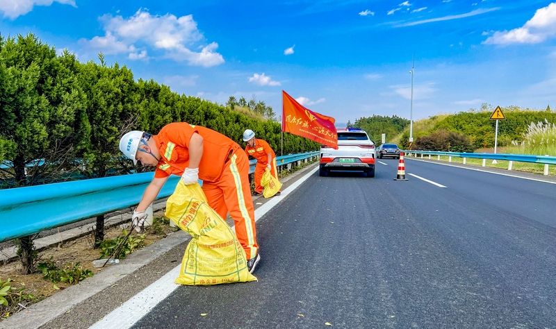 2.路容路貌整治—興義中心。龔玄 攝