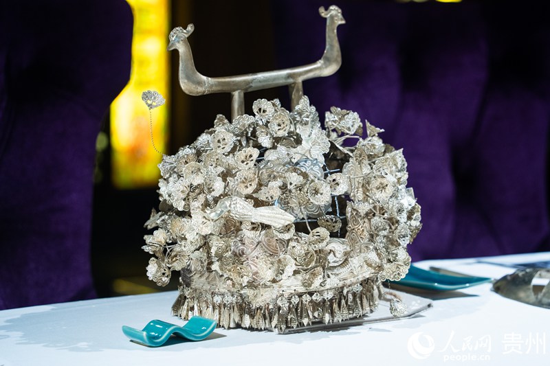 黔元儺內排列著多彩文化展品。人民網 陽茜攝