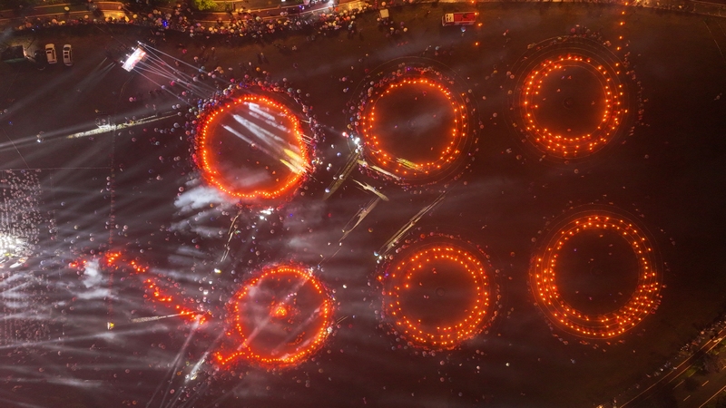 7月29日，百里杜鵑舉辦火把節豐富避暑游客旅居生活。