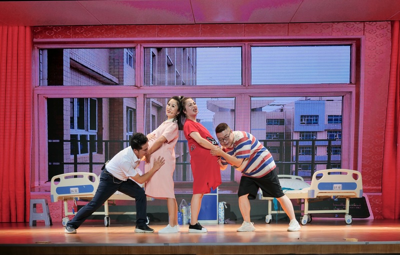 黔南州小戲、小品展演在長順縣舉行  楊昌勇（攝） .jpg