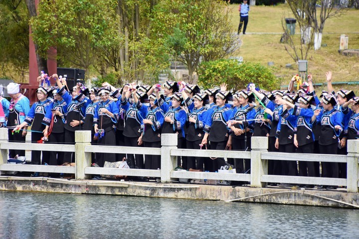 白云山鎮。羅揚華攝