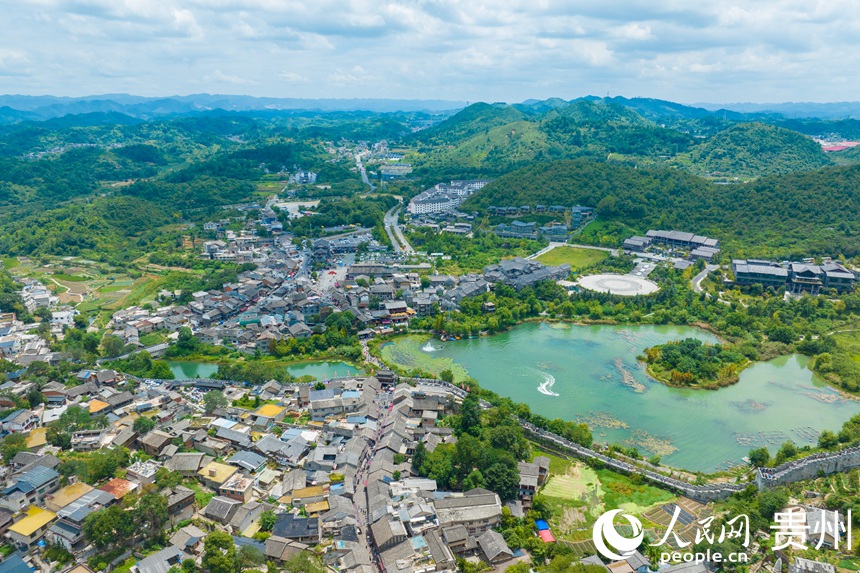 航拍青巖古鎮。人民網 陽茜攝