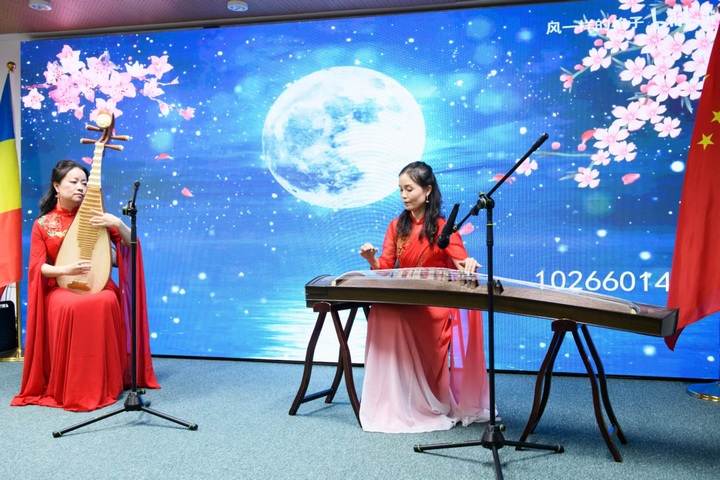 貴州歌舞劇院藝術家表演。傅永山攝