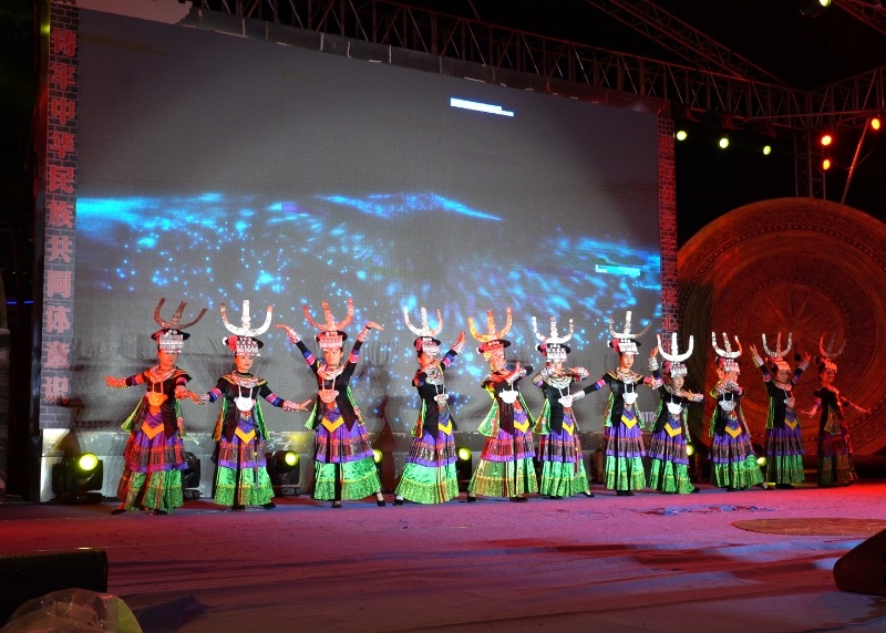 5 圖為荔波古鎮演出。.jpg