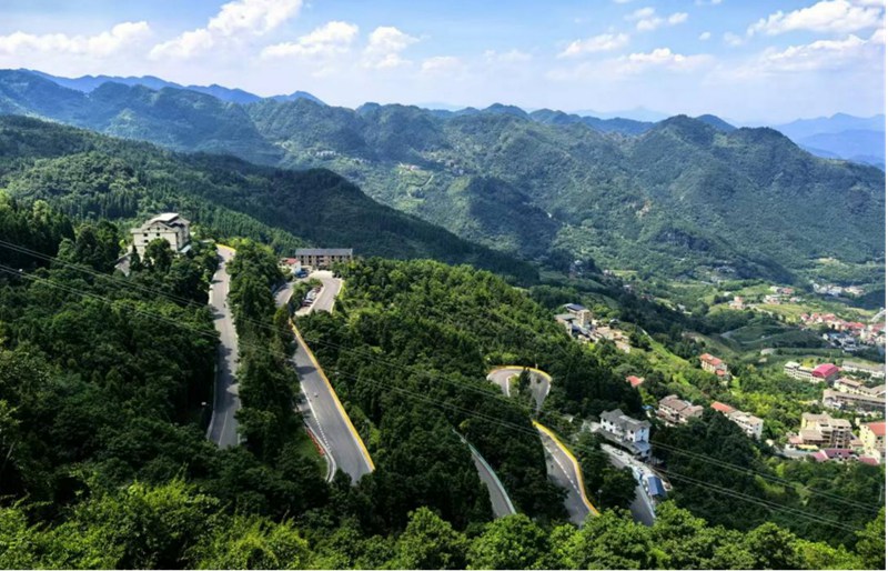 G210國道七十二道回頭彎路段。楊芮攝