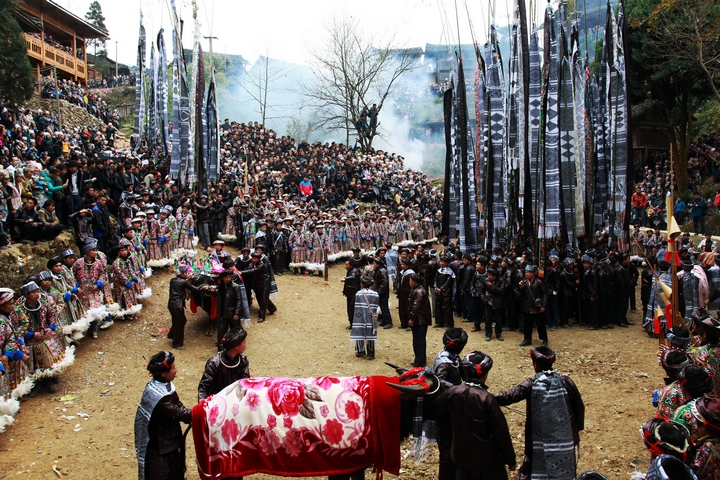 怎雷村神秘的苗族鼓臧節。