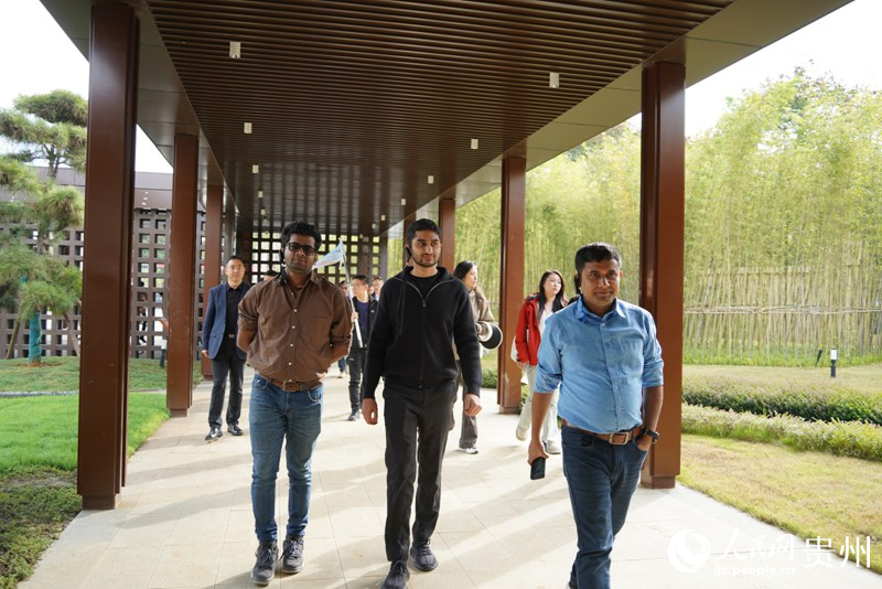 參觀金沙醬酒文化旅游景區。人民網 陽茜攝