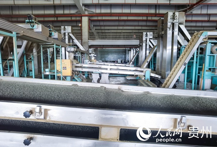 企業生產忙。人民網記者 王秀芳攝