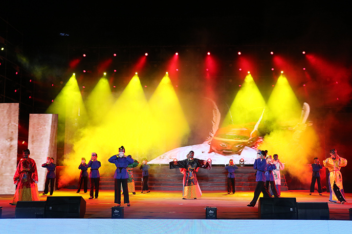 少數民族舞蹈儺之舞表演。