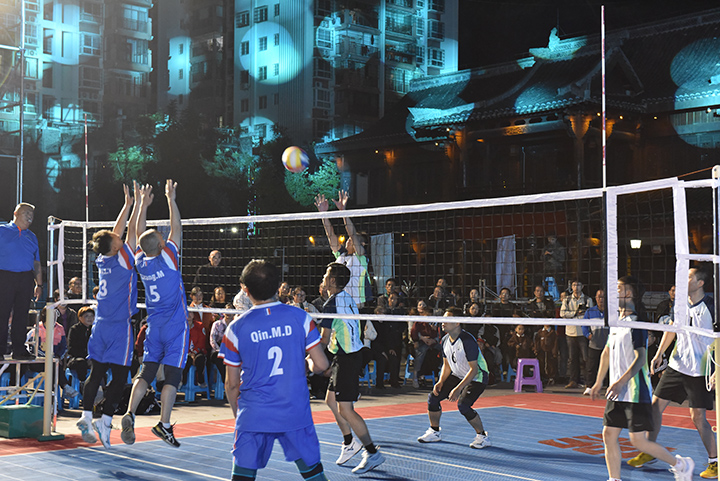 男子組衛健計生連隊對戰生態環保局隊。