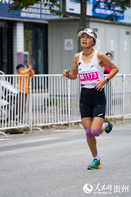 2024貴州環雷公山馬拉松賽現場。人民網記者 涂敏攝
