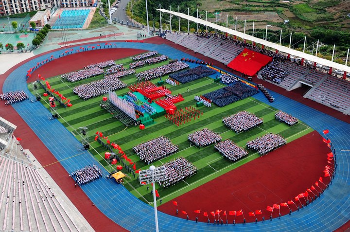 銅仁學院愛國主義教育主題展演活動。