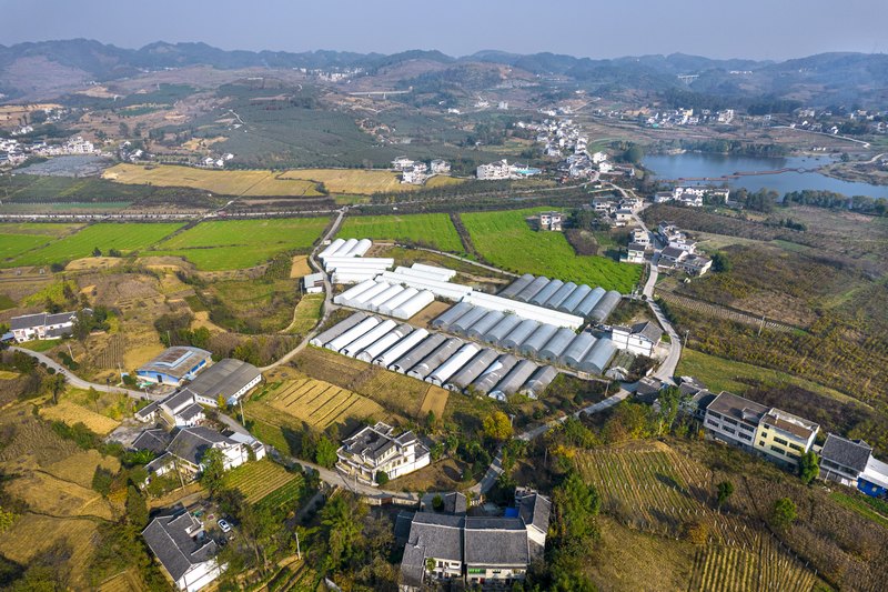 貴州省黔西市林泉鎮海子社區（無人機照片）。