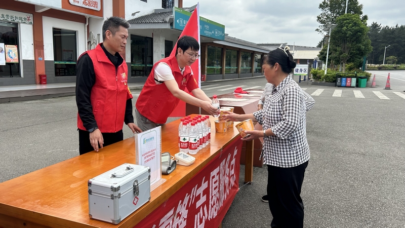 1 圖為黨員先鋒志愿服務