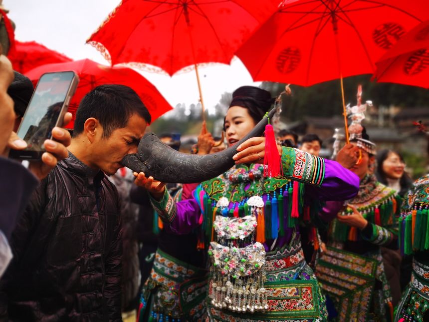 2024黎平·中國侗年蓋寶侗寨分會場攔門酒。王芳芳攝