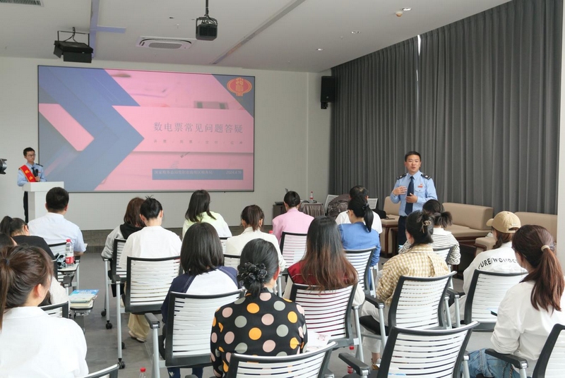南明稅務以“稅”賦能助力園區企業向“新”而行。