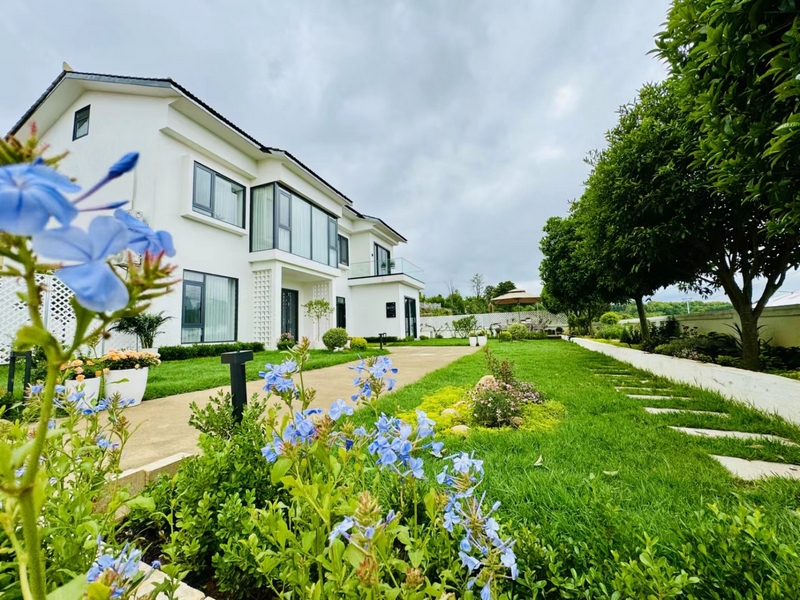 美麗的紅楓人居環境。