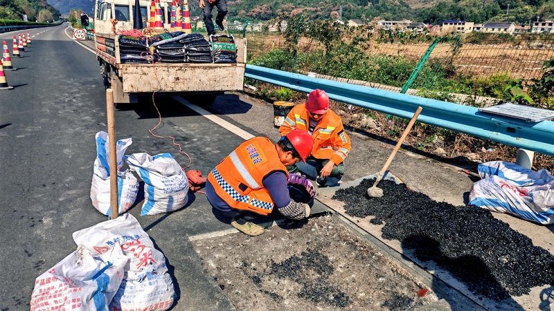 2 圖為路面養護