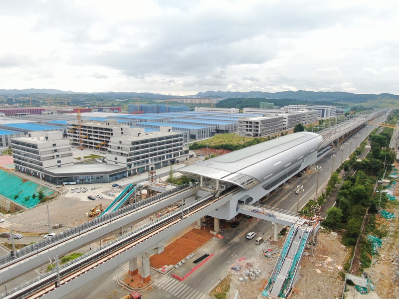 麥湖路高架站。貴陽交運集團供圖