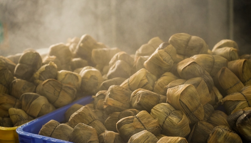 2 新鮮出爐的黃粑。