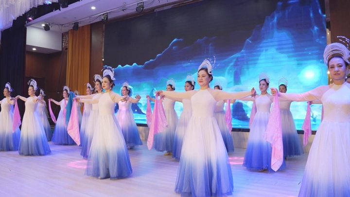 聯誼活動現場節目表演。