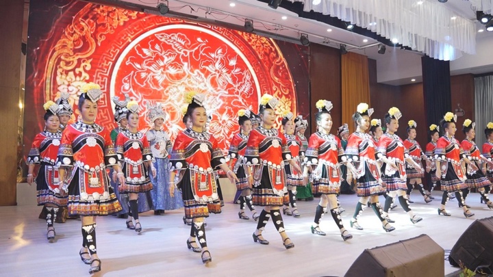 聯誼活動現場節目表演。