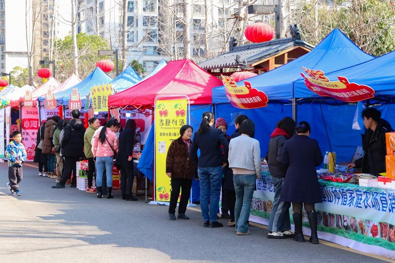 (2)絡繹不絕的顧客。陸勁松 攝.jpg