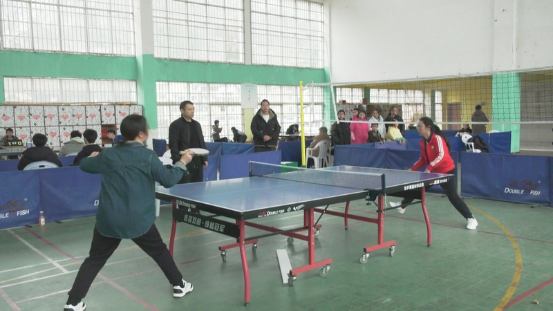 乒乓球比賽。