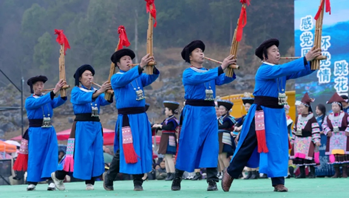 惠水萬人共赴“藏滂哈”節 。