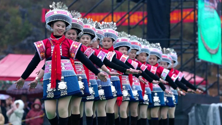 惠水萬人共赴“藏滂哈”節 。