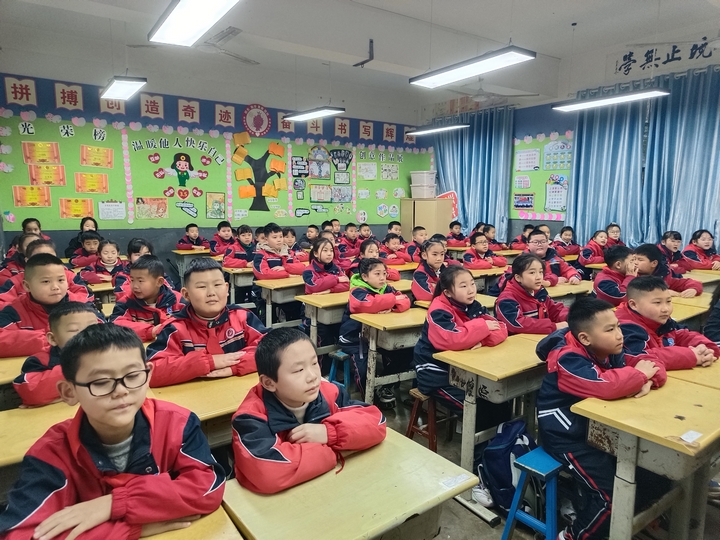 鎮遠各學校積極開展“開學第一課”活動 (4).jpg