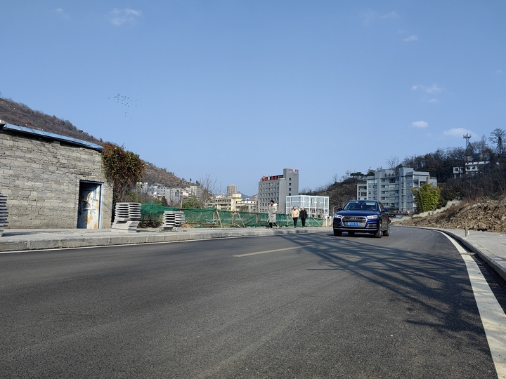 赫章縣雙河街道獅子社區一期安置點路段。王永勝 攝.jpg