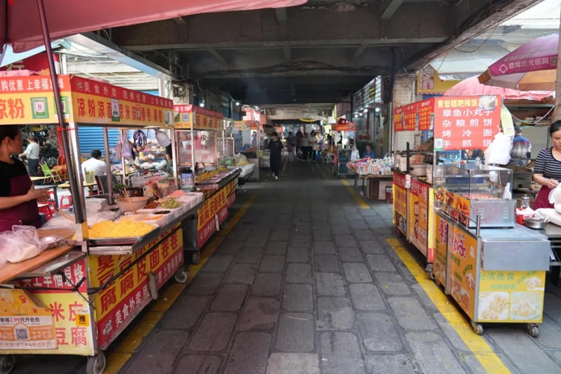 城市管理有溫度！貴陽市息烽縣城管 為流動攤點“安家”，守護城市“煙火氣”