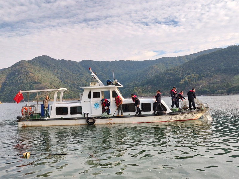 圖為攔網清除聯合執法行動。