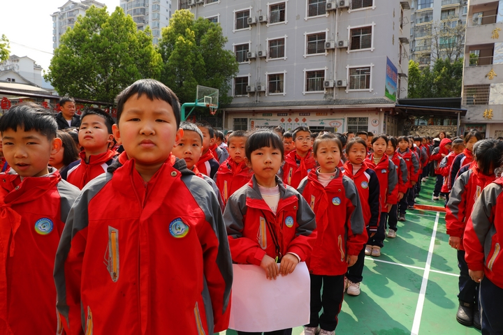 利用大課間開展安全教育講座（羅崢銘 攝） (4).jpg