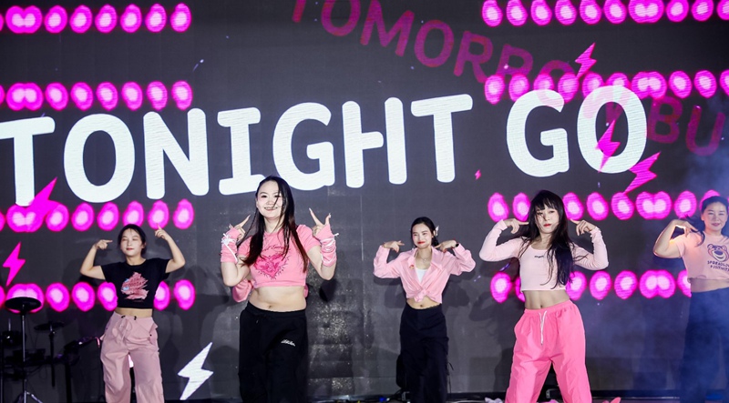 5.觀山湖區青年夜校七點課堂一周年文藝匯演。觀山湖區委宣傳部供圖