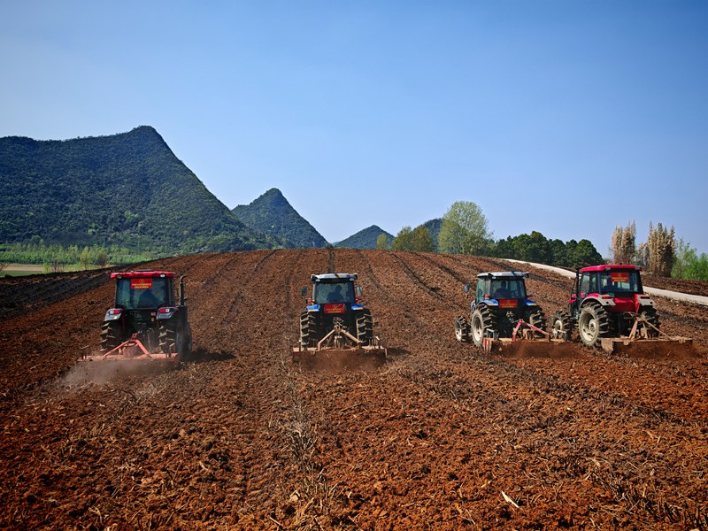 農機奏響春耕曲  賦能全程機械化。