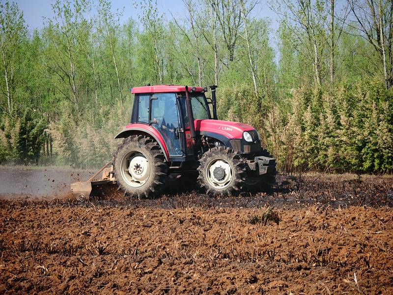 農機奏響春耕曲  賦能全程機械化。