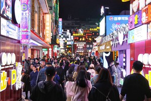 文旅市場春潮涌動清明假期，貴陽各大景點和街區熱鬧非凡。