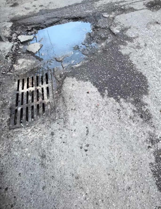 平壩區文明路改造前。