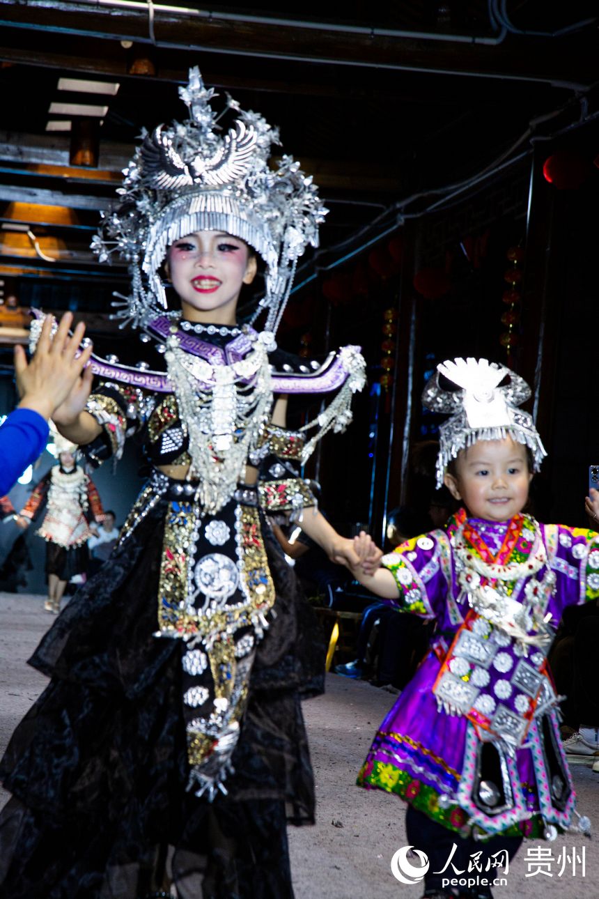 “村T”表演現場。人民網 黃小桃攝