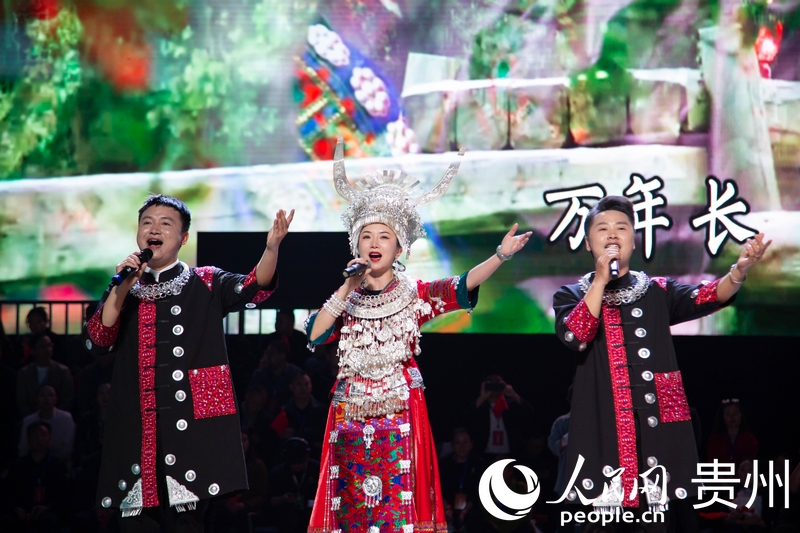 歌舞表演現場。人民網 黃小桃攝