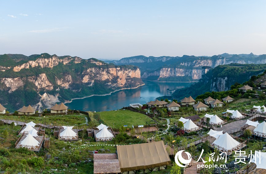 航拍化屋村露營基地。人民網記者 涂敏攝