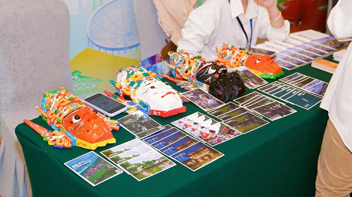 11、屯堡文化文創產品。