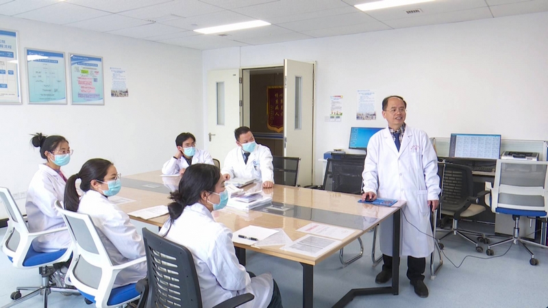 楊松海正開展理論授課。