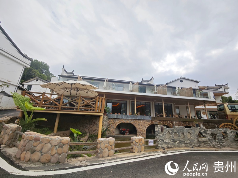 “多格·小蘭山”民宿。人民網 黃小桃攝