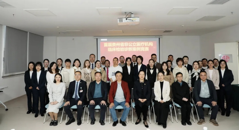 賽事合影留念。