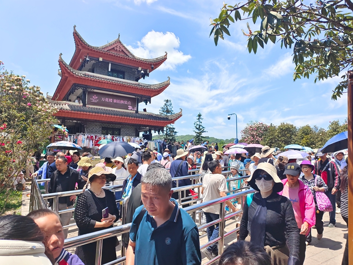 金坡景區萬花樓。