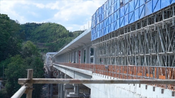 貴州盤州:盤興鐵路保田站站臺已完成80% (4).jpg