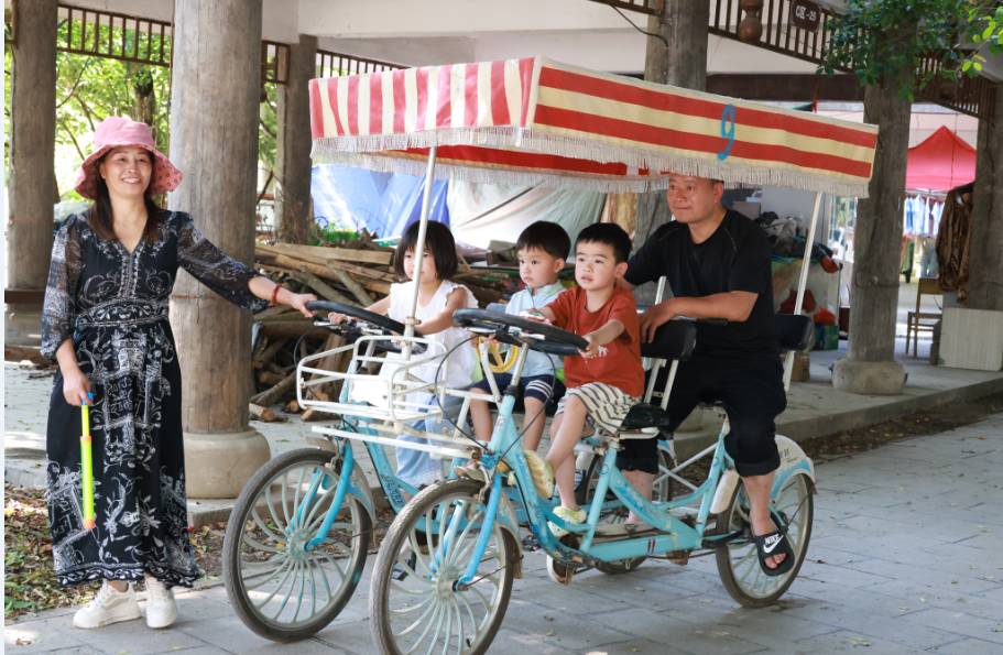 親子自行車活動。